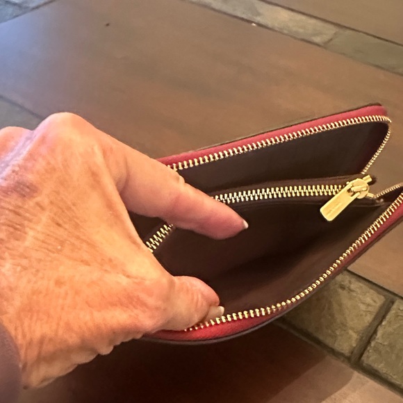 Coach Red Pebbled Leather Medium ID Zip Wallet New Without Tags Coach color 1941 - Picture 9 of 13